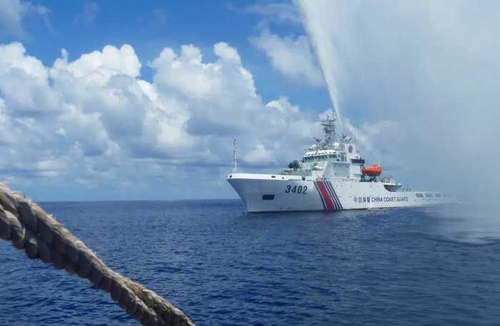 菲媒：局势升级，11艘中国船涌入仁爱礁，或将直接拖走沉船