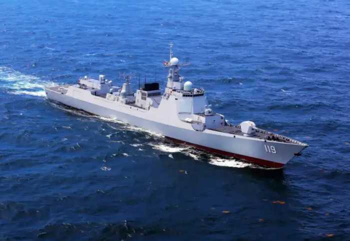 只剩最后一步，中国海军003型航母重新进入船坞，官方照曝光进展