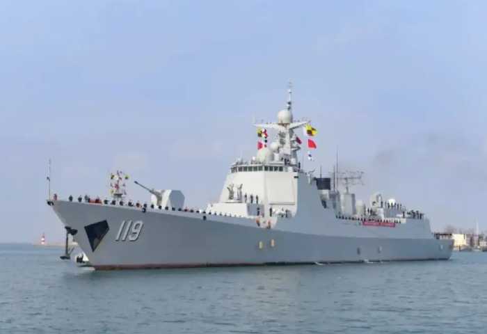 只剩最后一步，中国海军003型航母重新进入船坞，官方照曝光进展
