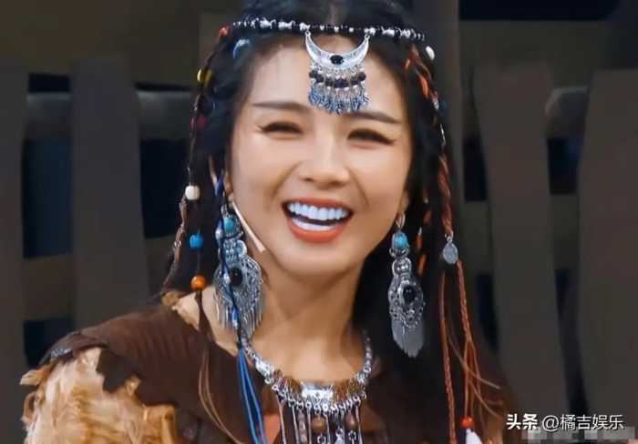 刘涛在节目中的一口蓝牙引发热议，网友纷纷猜测她将真牙全敲掉