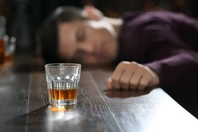 喝酒后，若身体出现这5个现象，说明你已不适合喝酒，建议早戒酒