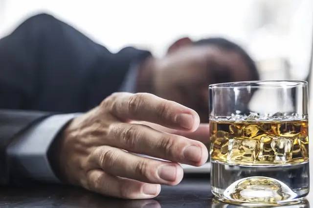 喝酒后，若身体出现这5个现象，说明你已不适合喝酒，建议早戒酒