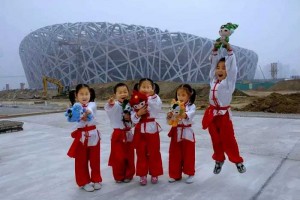 我国首例五胞胎，还被选为北京奥运“五福娃”，...